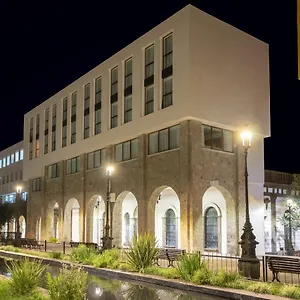 Six Degollado Hotel